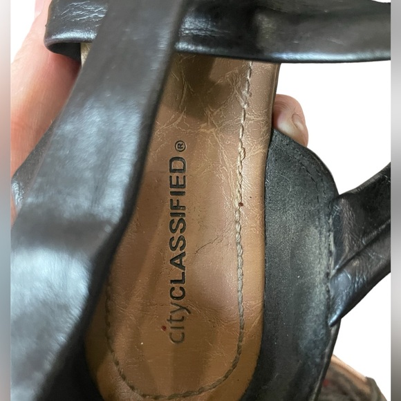 City Classified Sandals - Picture 8 of 8